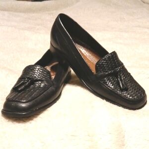 Naturalizer Black Loafers